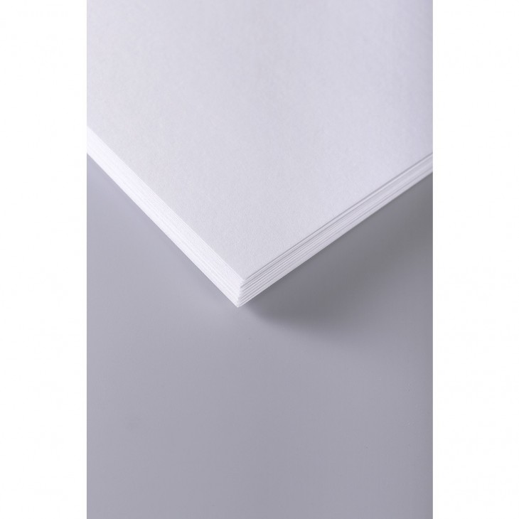 Pack of 50sh drawing 105x75cm 160gsm white paper.