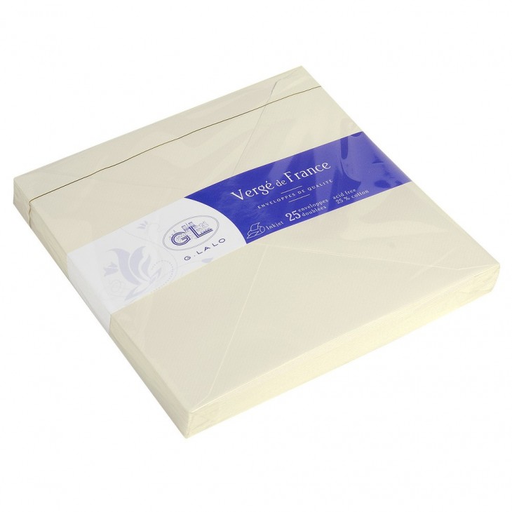 25 vergé de France tissue-lined envelopes 160x160mm.