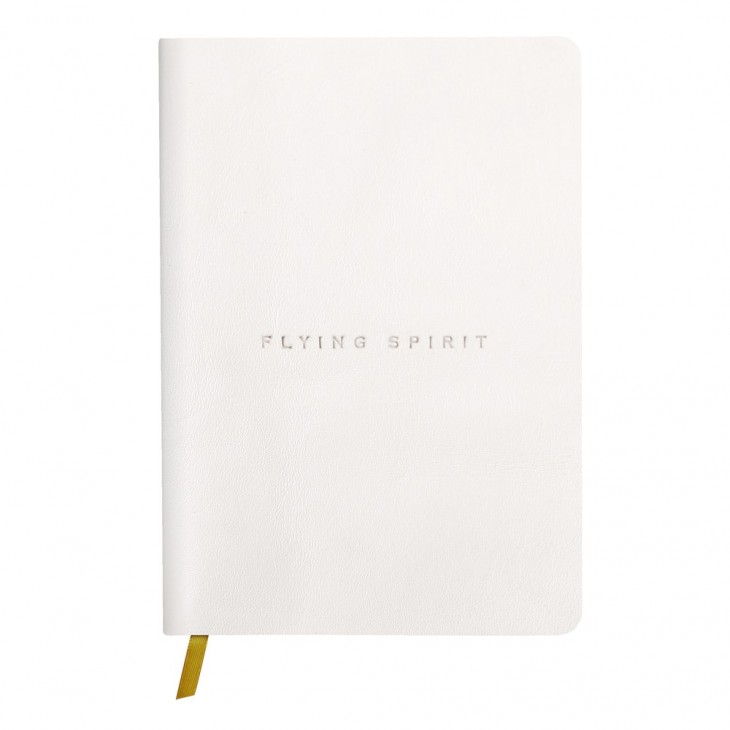 Carnet brochure cousue Flying Spirit White A5 180 pages DOT couverture cuir lisse papier ivoire 90g.